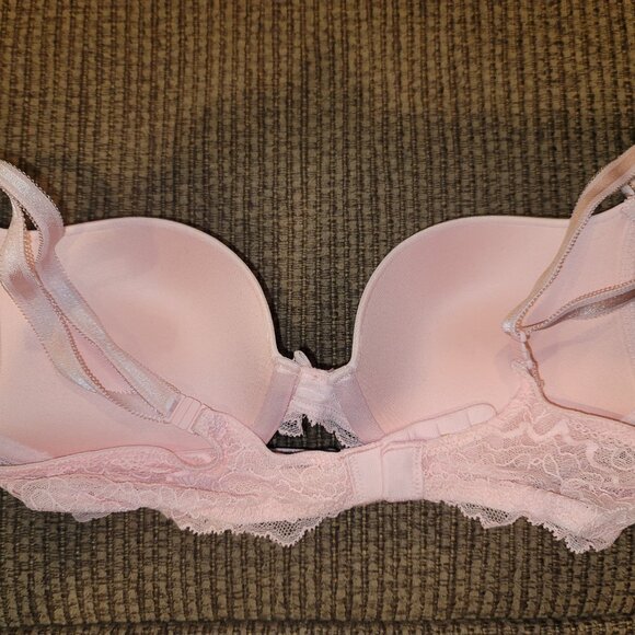 Victoria Secret Bra - Picture 2 of 3